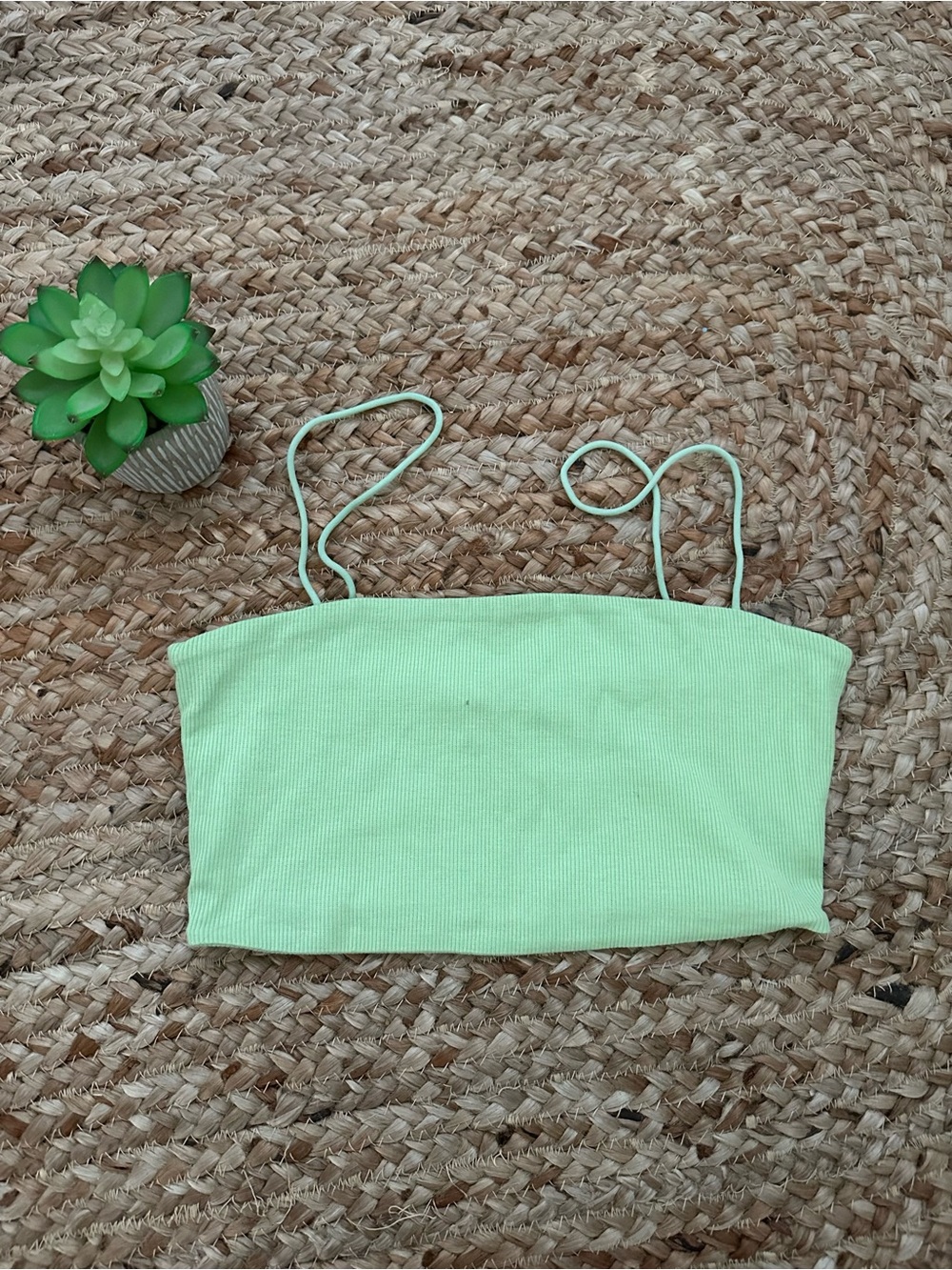 GREEN CROPPED TANK